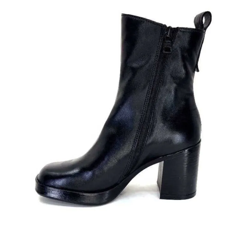 P96212 Cuir Noir*Mjus Clearance