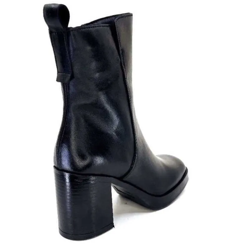 P96212 Cuir Noir*Mjus Clearance