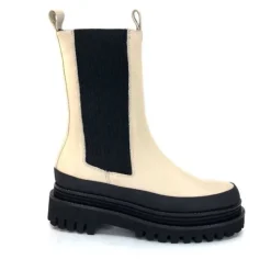 Carmen Cuir Ivory*Paloma Barcelo Hot