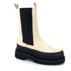 Carmen Cuir Ivory*Paloma Barcelo Hot