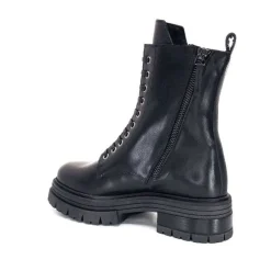 9006 Cuir Noir*The Seller