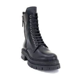 9006 Cuir Noir*The Seller